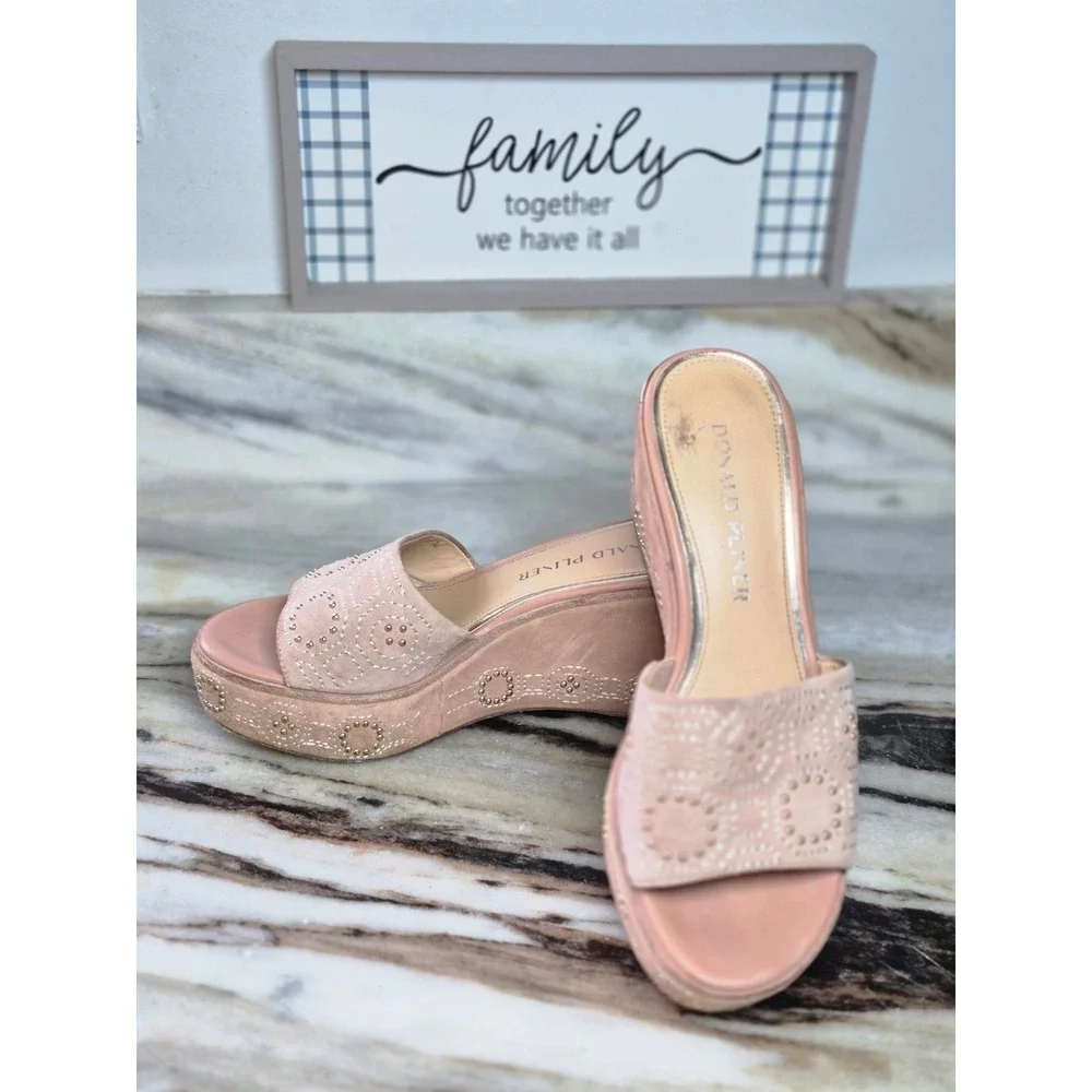 Donald Pliner Indie Blush Pink Suede Studded Wedge Sandals Womens 6M Platform